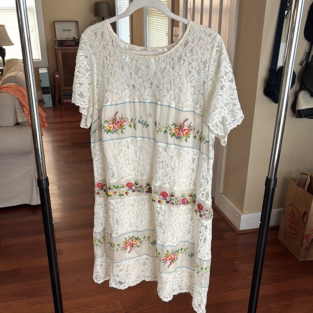 White and Pink Casual Mini Sundress with Crew Neck